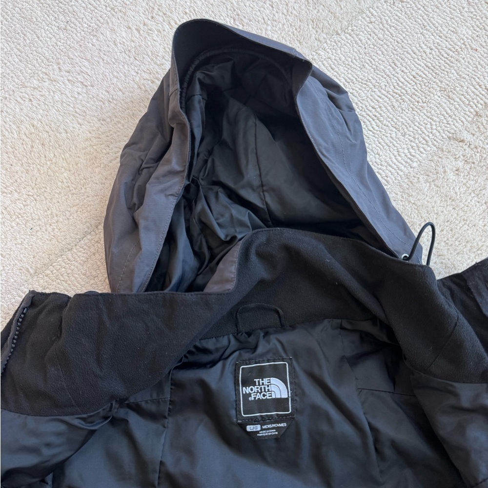 The North Face Men's Gray and Black Hooded Hyvent Jacket size large - Picture 10 of 10